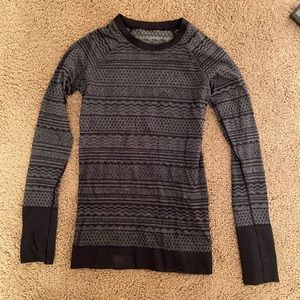 long sleeve lulu top!!